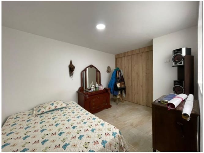 Apartamento de 2 alcobas en venta en La Castellana, Medellín, 100 m² · foto 8 de 12