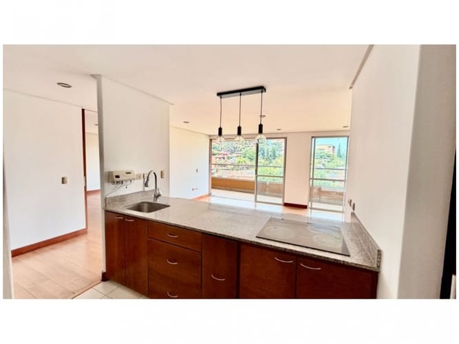 Apartamento de 2 alcobas en venta en San Lucas, Medellín, 107 m² · foto 2 de 24