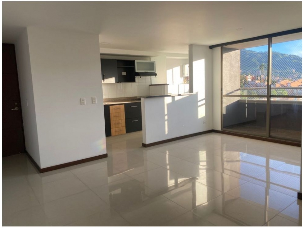 Apartamento en venta en Los Naranjos, Envigado · foto 2 de 15