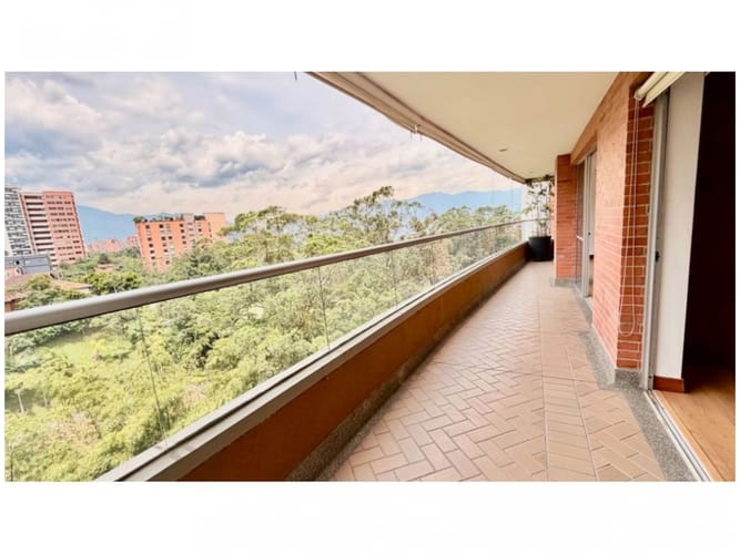 Apartamento de 2 alcobas en venta en San Lucas, Medellín, 107 m² · foto 6 de 24