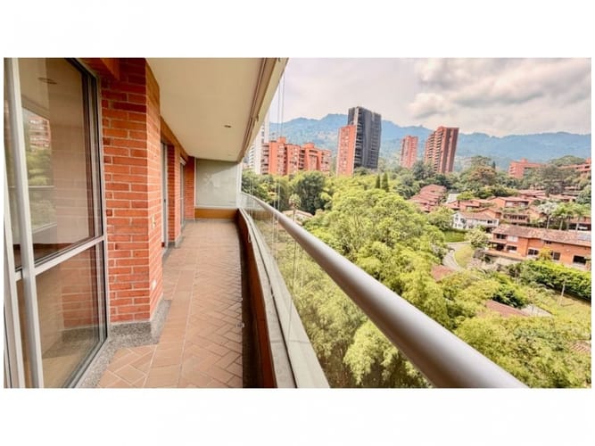 Apartamento de 2 alcobas en venta en San Lucas, Medellín, 107 m² · foto 8 de 24
