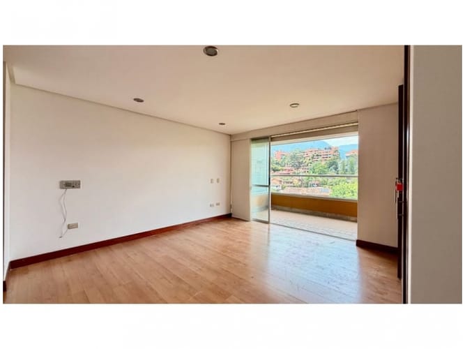 Apartamento de 2 alcobas en venta en San Lucas, Medellín, 107 m² · foto 9 de 24