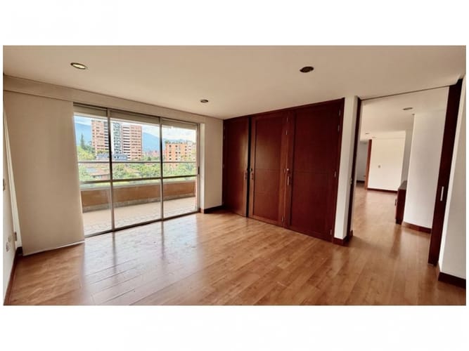 Apartamento de 2 alcobas en venta en San Lucas, Medellín, 107 m² · foto 10 de 24