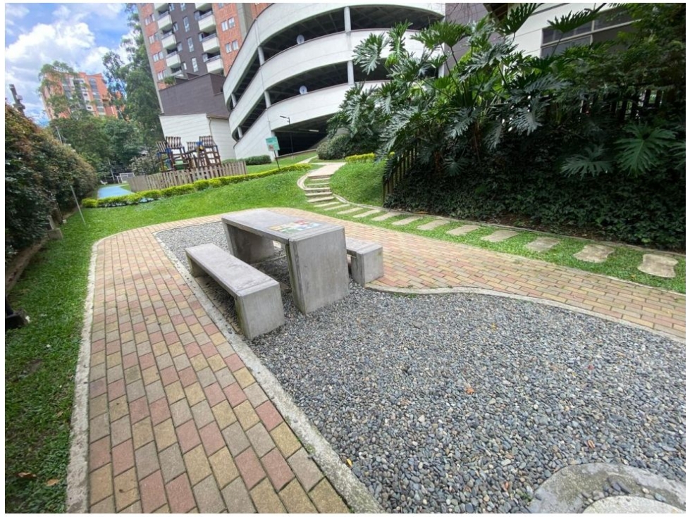 Apartamento en venta en Los Naranjos, Envigado · foto 14 de 15
