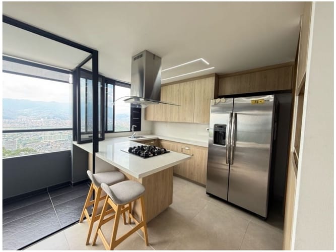 Apartamento en venta en El Poblado, Medellín · foto 7 de 24