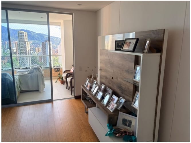 Apartamento en venta en El Poblado, Medellín · foto 6 de 12