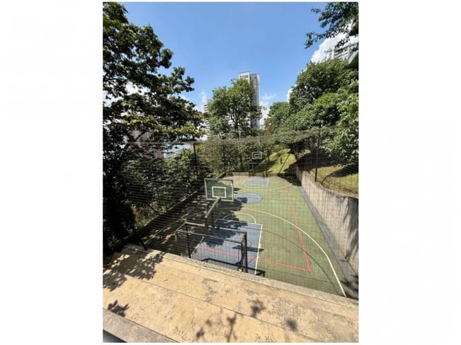 Apartamento en venta en El Poblado, Medellín · foto 23 de 24