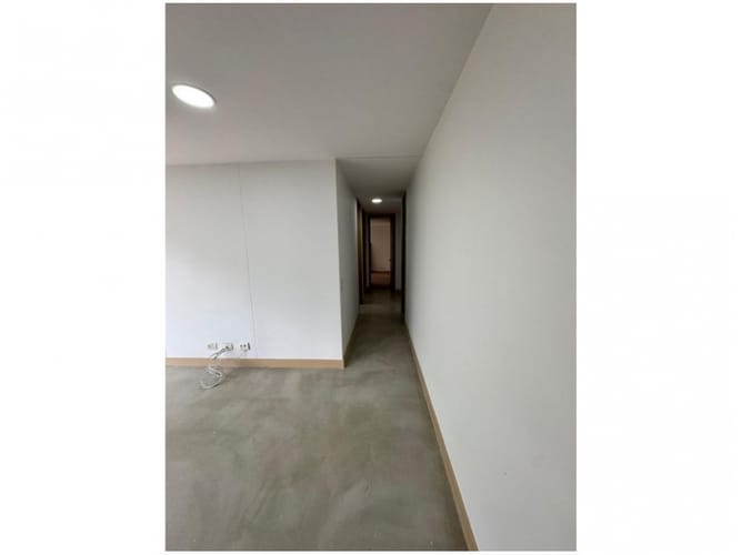 Apartamento de 3 alcobas en venta en El Castillo, Medellín, 82 m² · foto 3 de 8