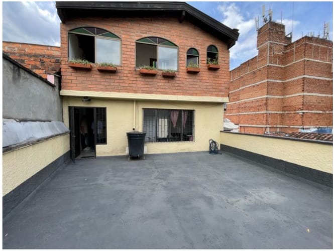 Edificio en venta en Zona Centro, Envigado, 544 m² · foto 2 de 19