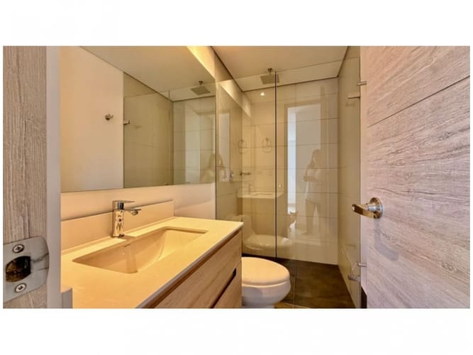 Apartamento en venta en El Poblado, Medellín · foto 6 de 12