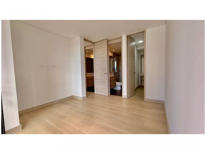 Apartamento en venta en El Poblado, Medellín · foto 9 de 12