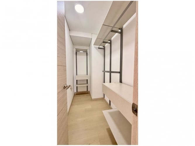 Apartamento en venta en El Poblado, Medellín · foto 12 de 12