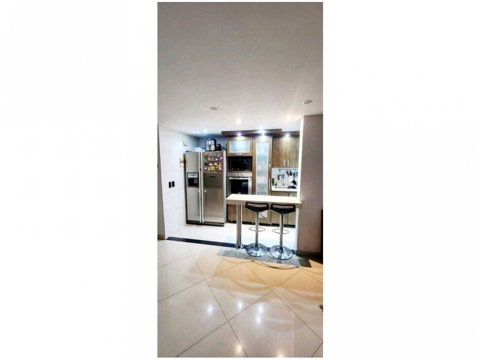 Apartamento en venta en Los Colores, Medellín · foto 3 de 24