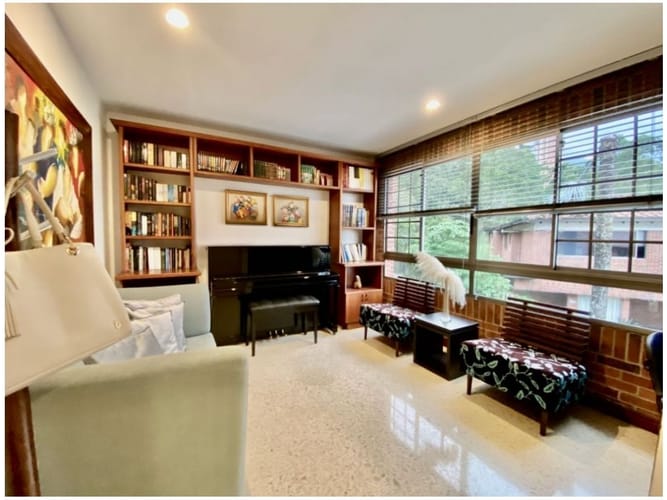 Casa de 4 alcobas en venta en Los Naranjos, Medellín, 328 m² · foto 8 de 24