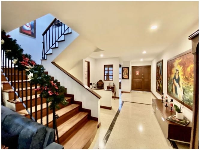 Casa de 4 alcobas en venta en Los Naranjos, Medellín, 328 m² · foto 14 de 24