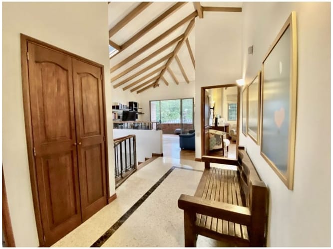 Casa de 4 alcobas en venta en Los Naranjos, Medellín, 328 m² · foto 20 de 24
