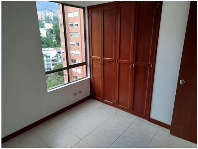 Apartamento de 3 alcobas en venta en Los Parra, Medellín, 130 m² · foto 3 de 16
