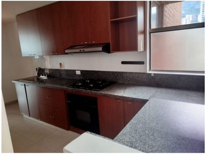 Apartamento de 3 alcobas en venta en Los Parra, Medellín, 130 m² · foto 5 de 16