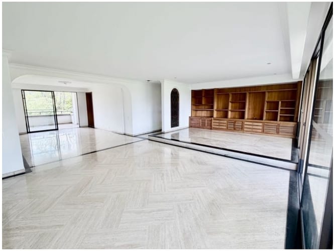 Apartamento de 3 alcobas en venta en San Lucas, Medellín, 232 m² · foto 2 de 24