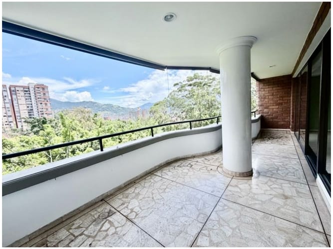 Apartamento de 3 alcobas en venta en San Lucas, Medellín, 232 m² · foto 6 de 24