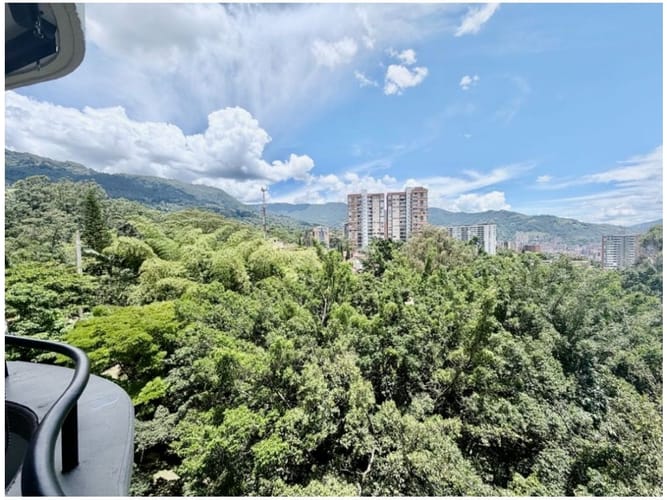 Apartamento de 3 alcobas en venta en San Lucas, Medellín, 232 m² · foto 8 de 24