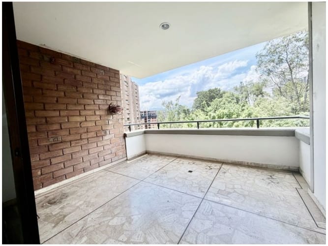 Apartamento de 3 alcobas en venta en San Lucas, Medellín, 232 m² · foto 11 de 24