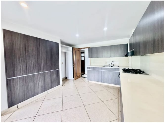 Apartamento de 3 alcobas en venta en San Lucas, Medellín, 232 m² · foto 15 de 24