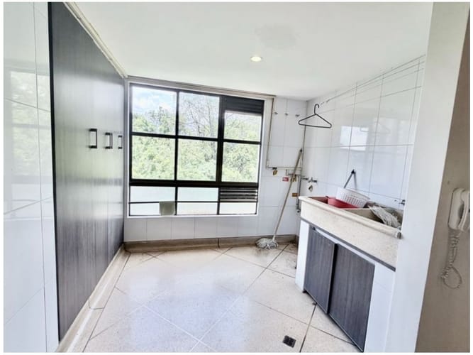 Apartamento de 3 alcobas en venta en San Lucas, Medellín, 232 m² · foto 19 de 24