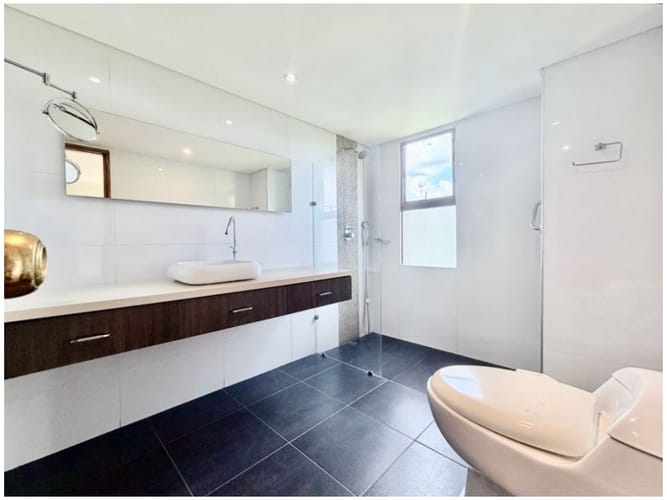 Apartamento de 3 alcobas en venta en San Lucas, Medellín, 232 m² · foto 24 de 24