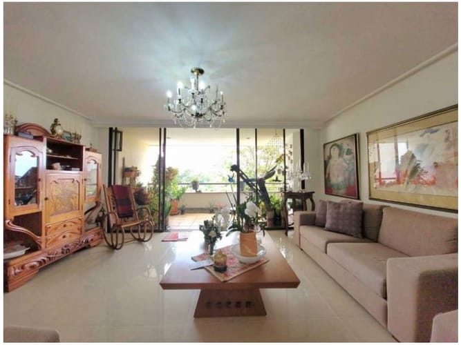 Apartamento de 4 alcobas en venta en El Diamante No. 2, Medellín, 240 m² · foto 3 de 13