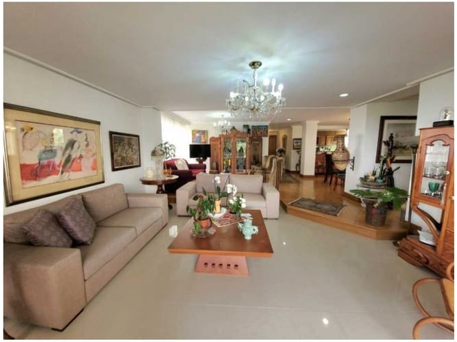 Apartamento de 4 alcobas en venta en El Diamante No. 2, Medellín, 240 m² · foto 4 de 13