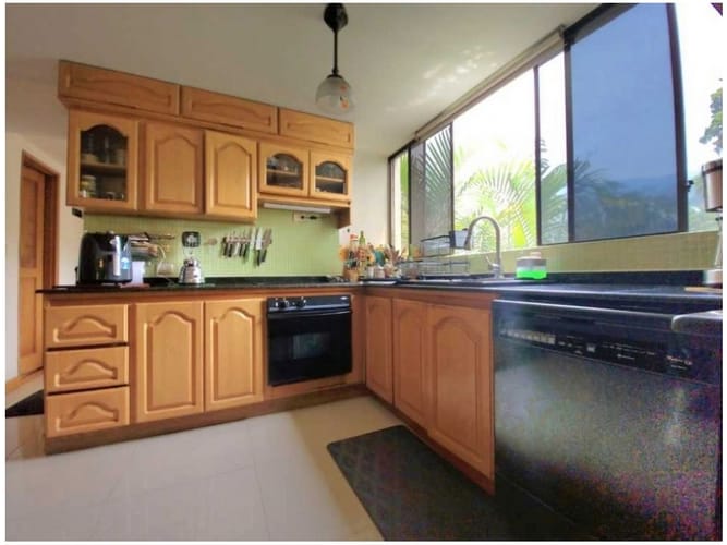 Apartamento de 4 alcobas en venta en El Diamante No. 2, Medellín, 240 m² · foto 6 de 13