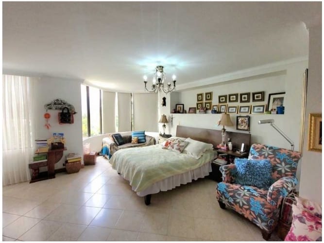 Apartamento de 4 alcobas en venta en El Diamante No. 2, Medellín, 240 m² · foto 10 de 13