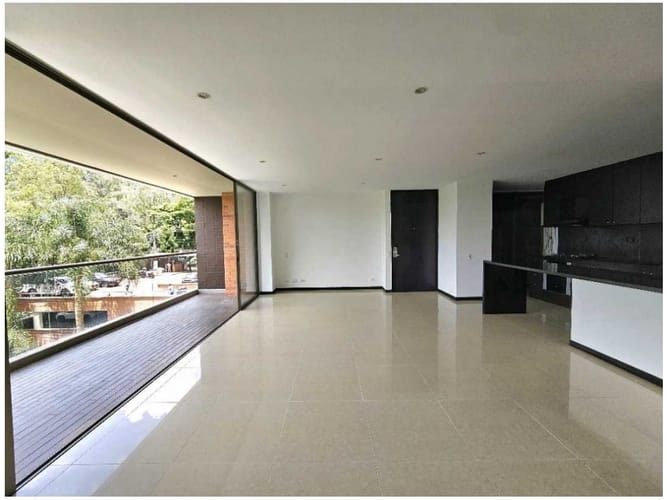 Apartamento de 3 alcobas en venta en Los Naranjos, Medellín, 145 m² · foto 4 de 16