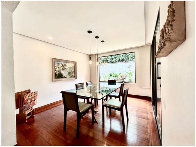 Casa de 3 alcobas en venta en Los Naranjos, Medellín, 308 m² · foto 8 de 24