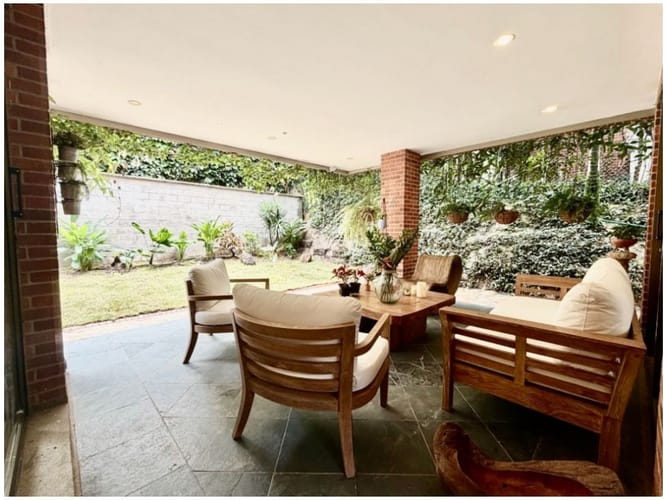 Casa de 3 alcobas en venta en Los Naranjos, Medellín, 308 m² · foto 10 de 24