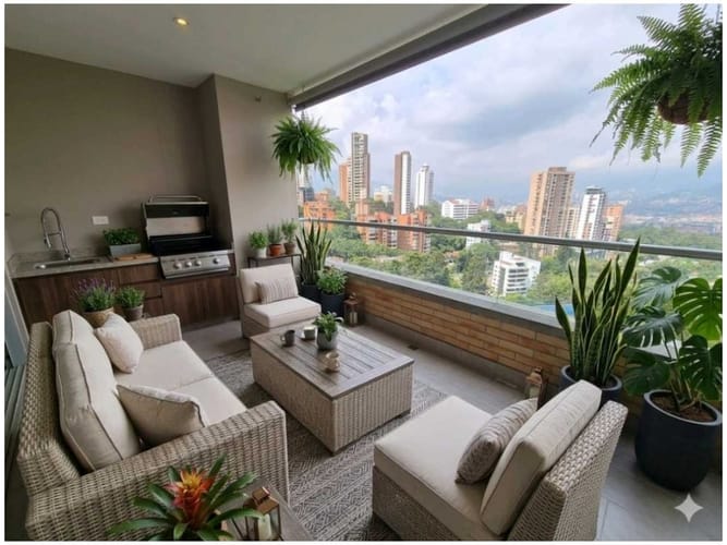 Apartamento de 3 alcobas en venta en Los Balsos, Medellín, 171 m² · foto 2 de 24