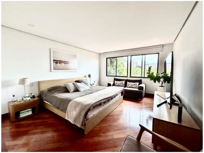 Casa de 3 alcobas en venta en Los Naranjos, Medellín, 308 m² · foto 17 de 24