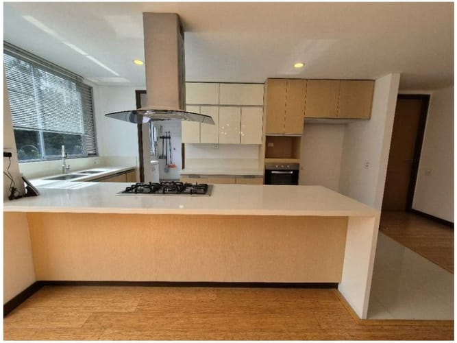 Apartamento de 3 alcobas en venta en Los Balsos, Medellín, 171 m² · foto 9 de 24