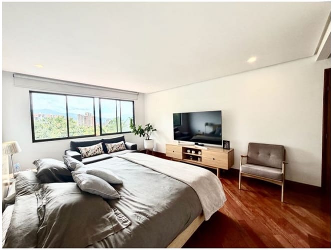 Casa de 3 alcobas en venta en Los Naranjos, Medellín, 308 m² · foto 18 de 24