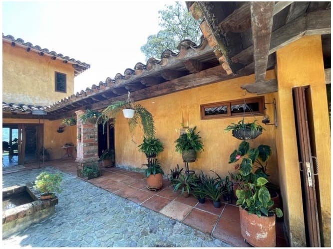 Casa de 3 alcobas en venta en Llano Grande, Rionegro, 300 m² · foto 2 de 11