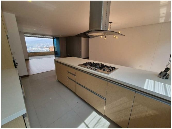Apartamento de 3 alcobas en venta en Los Balsos, Medellín, 171 m² · foto 11 de 24