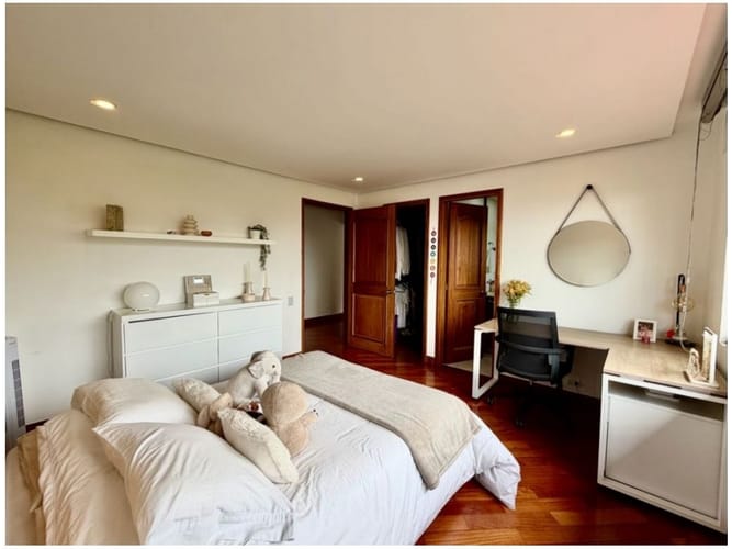 Casa de 3 alcobas en venta en Los Naranjos, Medellín, 308 m² · foto 23 de 24