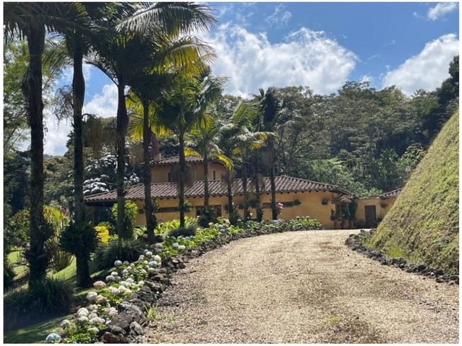 Casa de 3 alcobas en venta en Llano Grande, Rionegro, 300 m² · foto 8 de 11