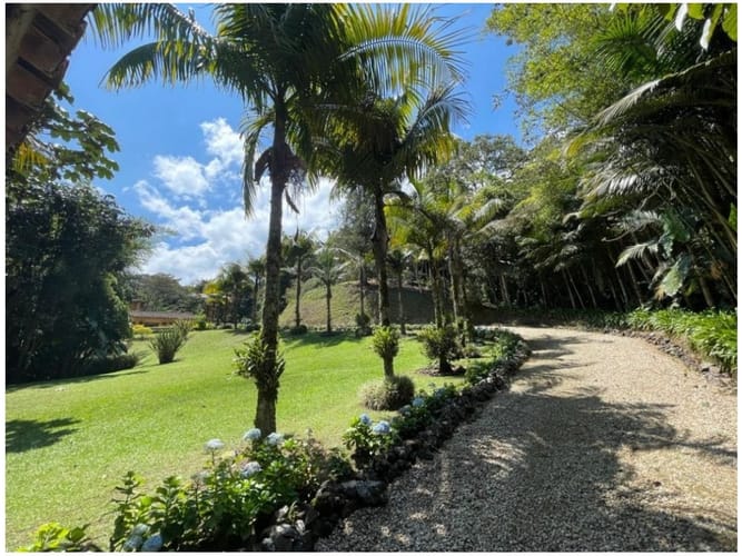 Casa de 3 alcobas en venta en Llano Grande, Rionegro, 300 m² · foto 10 de 11