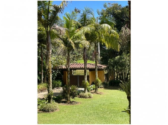Casa de 3 alcobas en venta en Llano Grande, Rionegro, 300 m² · foto 11 de 11