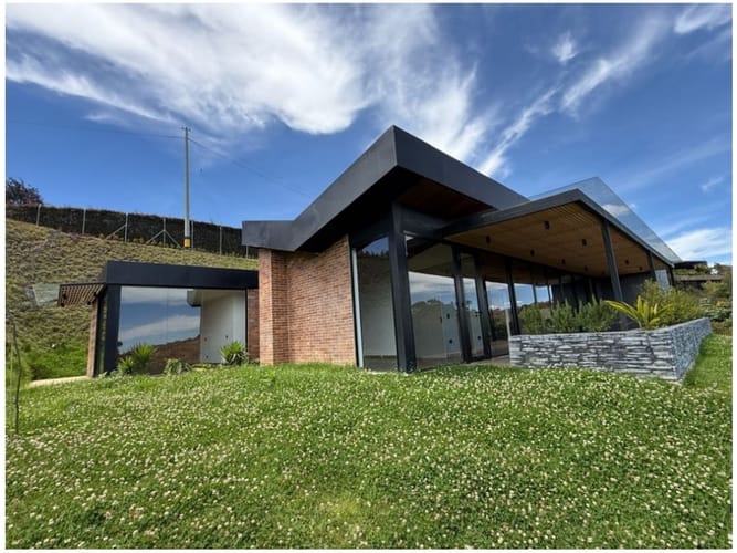 Casa de 4 alcobas en venta en Pantanillo, Envigado, 316 m² · foto 16 de 19