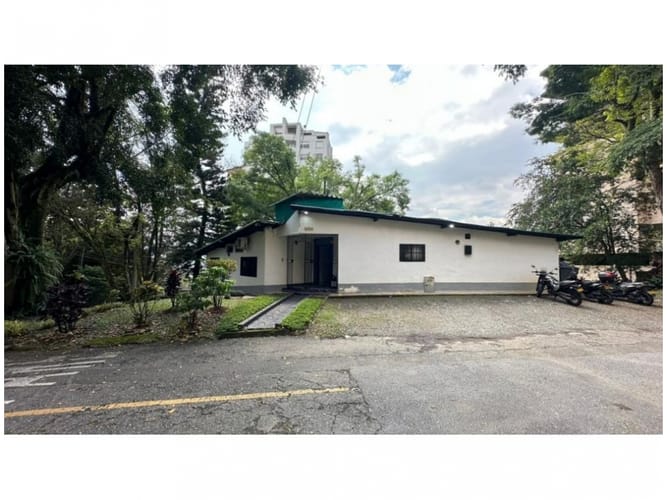 Casa de 5 alcobas en venta en La Calera, Medellín, 919 m² · foto 2 de 24