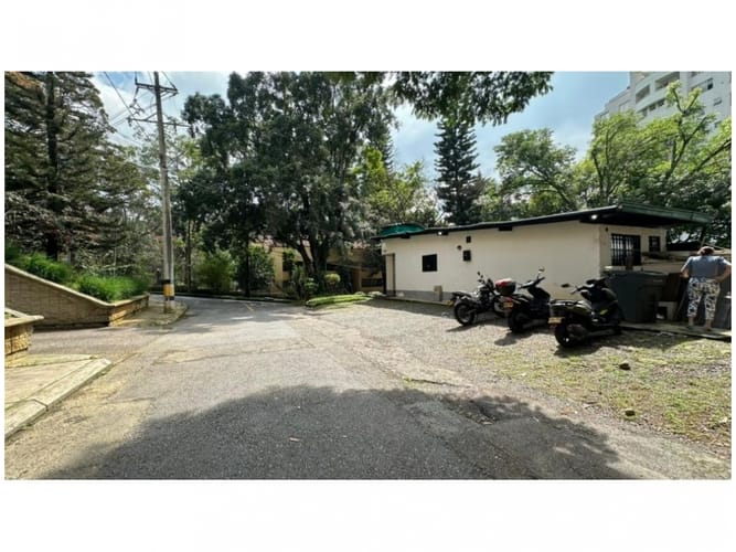 Casa de 5 alcobas en venta en La Calera, Medellín, 919 m² · foto 3 de 24
