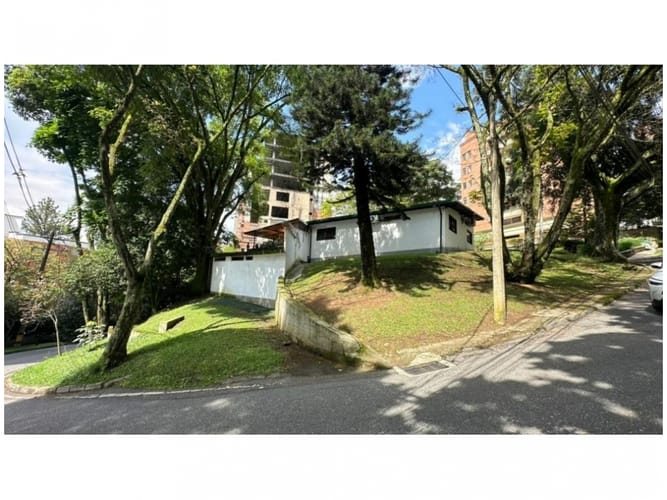 Casa de 5 alcobas en venta en La Calera, Medellín, 919 m² · foto 10 de 24